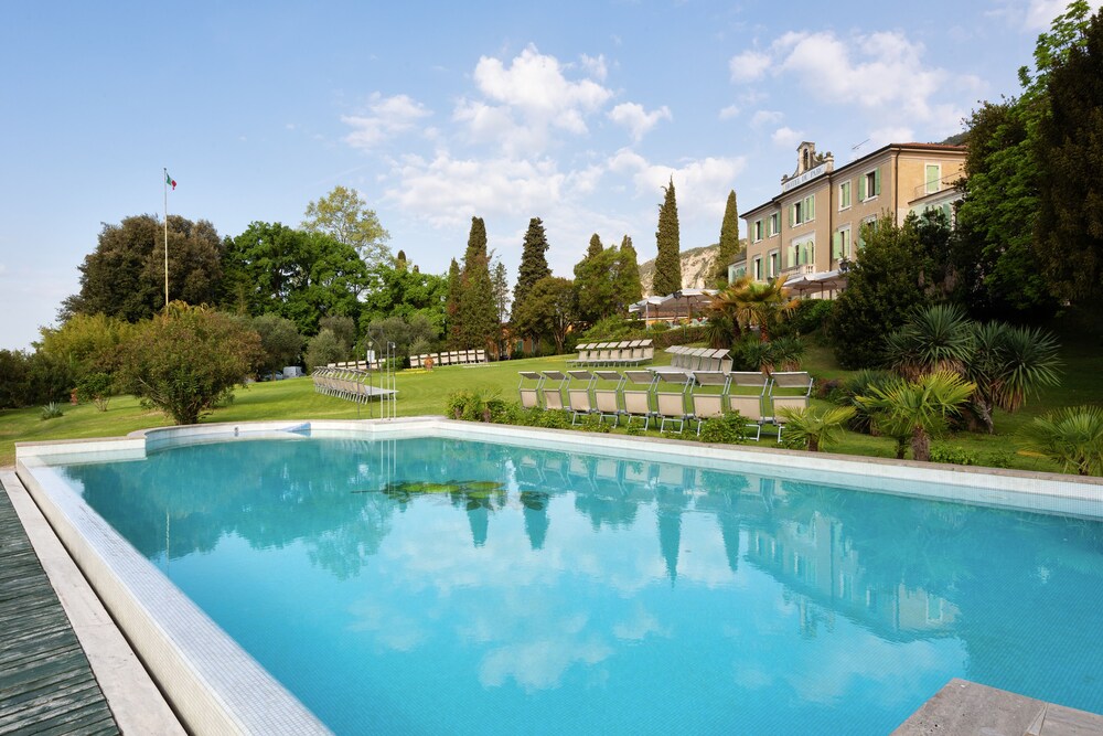 The Getaway: Exploring the Best Resorts on Lake Garda